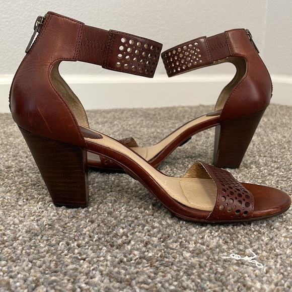 Frye heeled sandals. Skye Perf Ankle - Picture 5 of 14